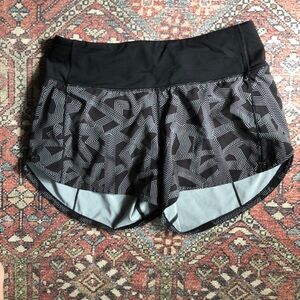 Lululemon Speed Up Mid-Rise Short 4” Zigzag size 4